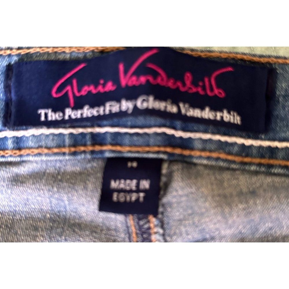 Jean Short The Perfect Fit by Gloria Vanderbilt Front and Rear Pockets Embellish - Picture 5 of 5